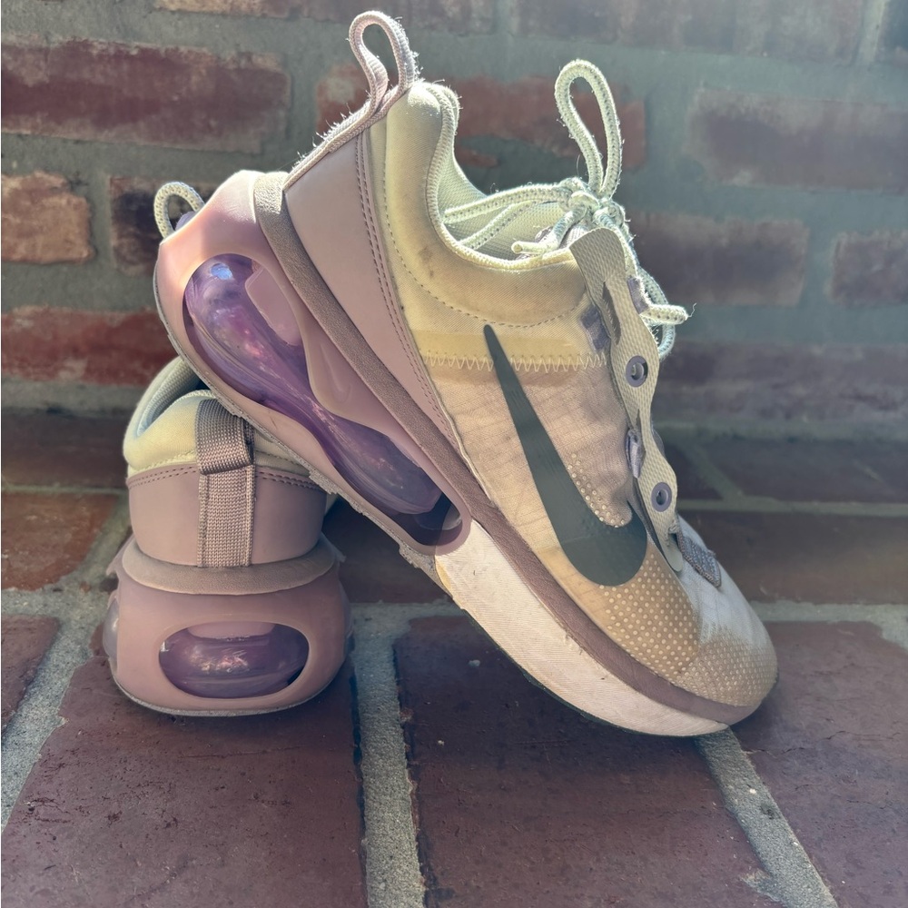 Nike Women's Cream and Lavender AirMax Sneakers